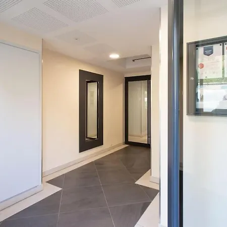 L8 Calm, Panoramic Sea View Withterrace, Parking & Ac *